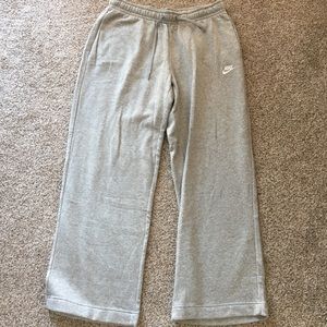 Women’s Nike Sweatpants NWOT